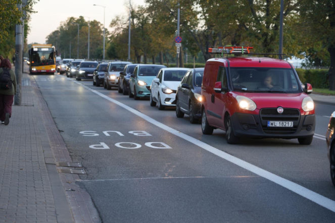 Buspas w Al. Zielenieckiej już działa - ZDM Warszawa