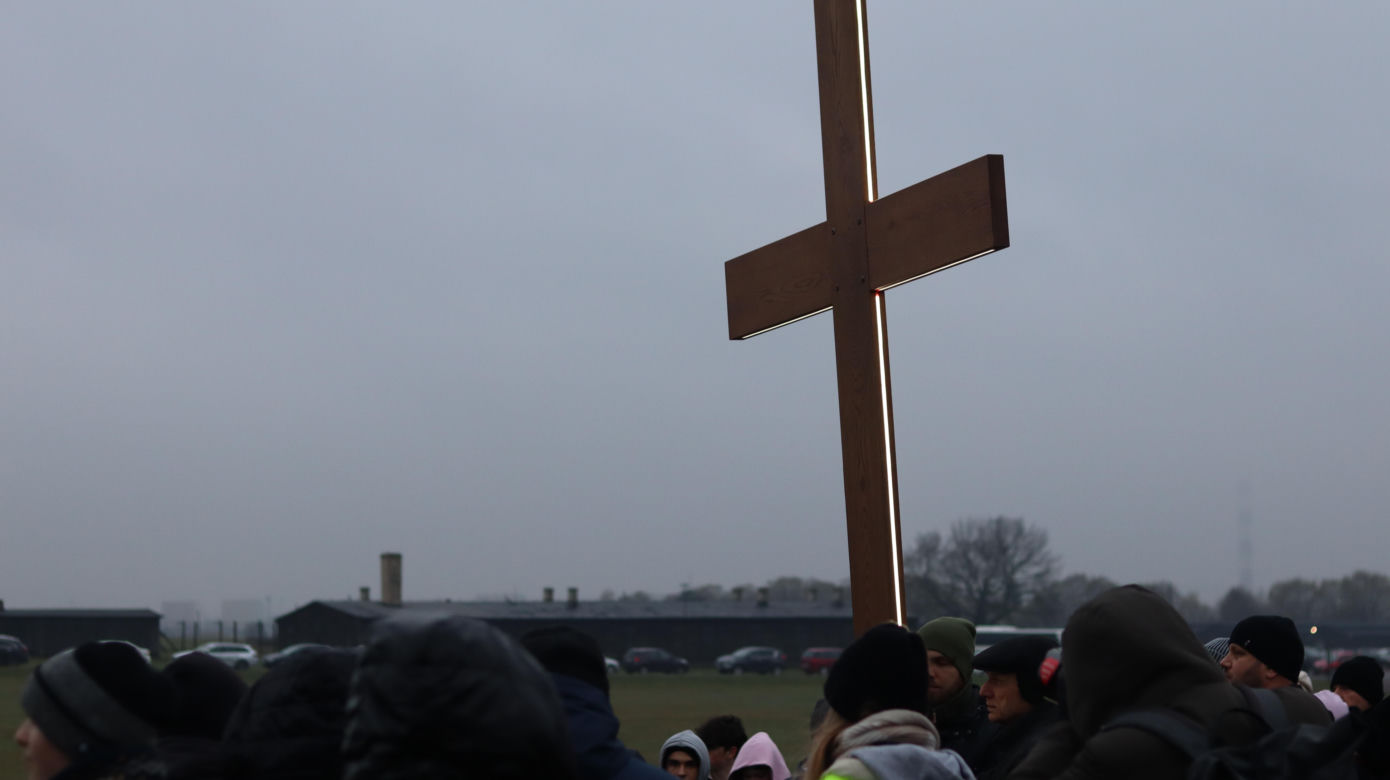 Tak wyglądała jubileuszowa Droga Krzyżowa na Majdanku 2025
