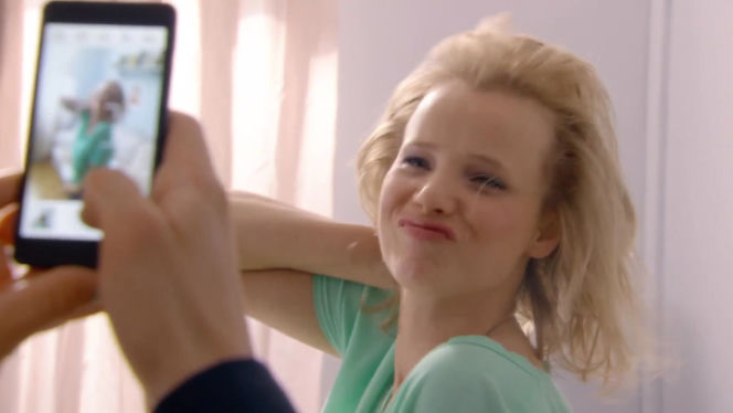O mnie się nie martw odcinek 6, Iga Młecka (Joanna Kulig)