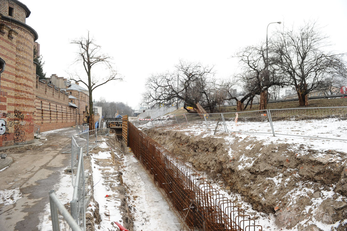  W niedzielę zamykają wiadukt. Ostatnie przygotowania do armagedonu na trasie Łazienkowskiej