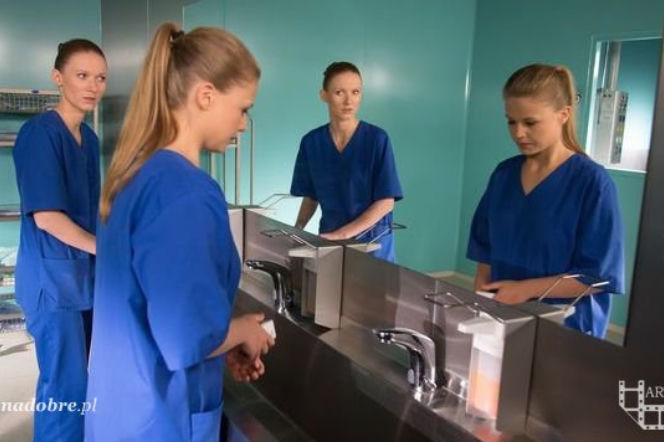 Na dobre i na złe odc. 532. Ola (Anna Karczmarczyk), Wiktoria Consalida (Katarzyna Dąbrowska)