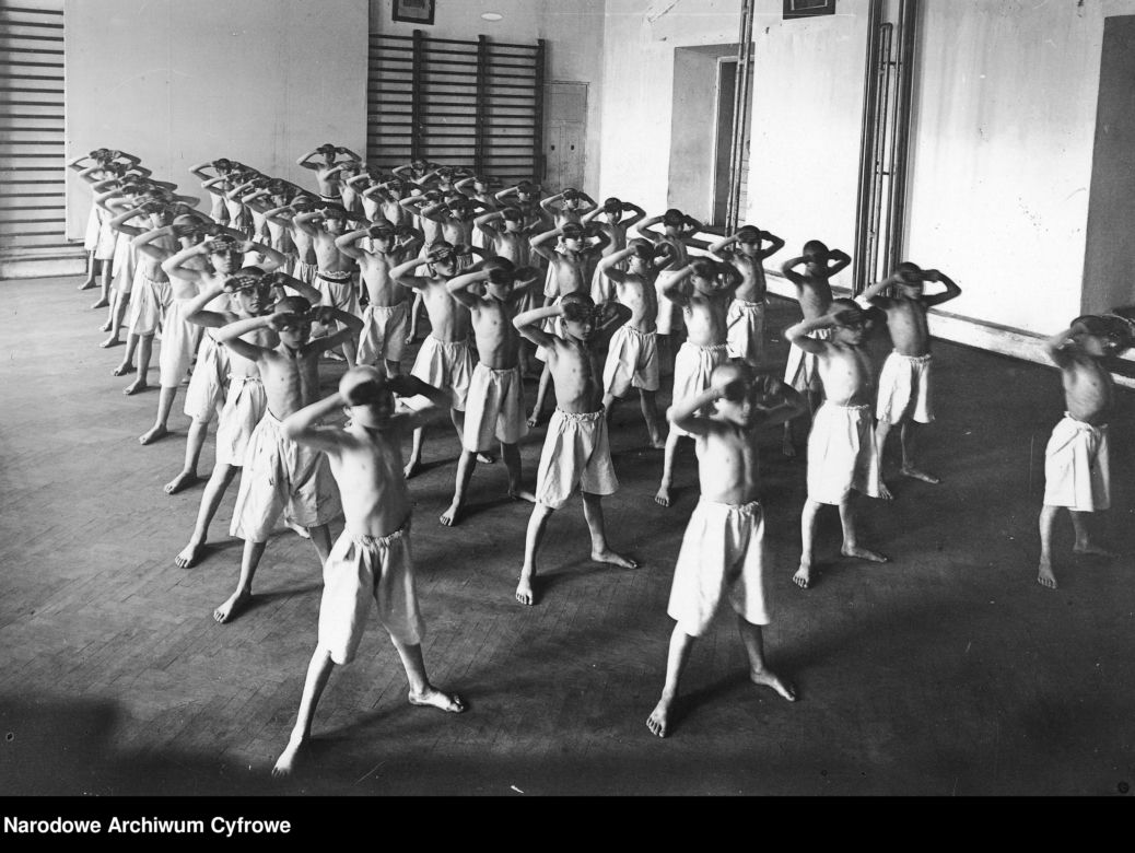 Zobacz, jak kiedyś wyglądały lekcje! (rok 1934)