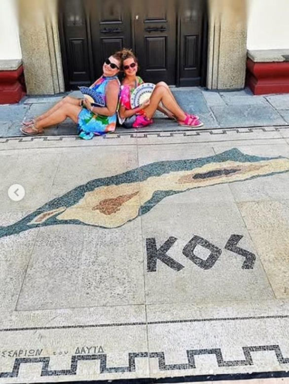 Katarzyna Skrzynecka na wakacjach, ale to córka zgarnia lajki. Te zdjęcia trzeba zobaczyć!