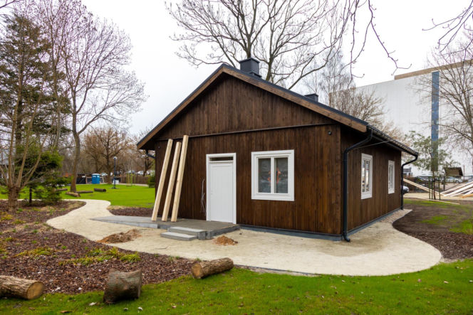 Domki fińskie na Polu Mokotowskim w Warszawie