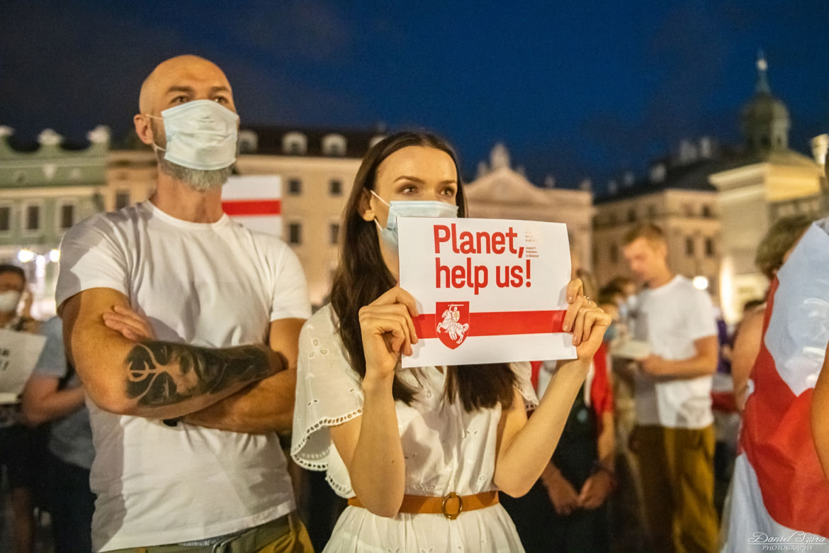 Manifestacja Białorusinów na rynku w Krakowie. "Precz z Łukaszenką!"