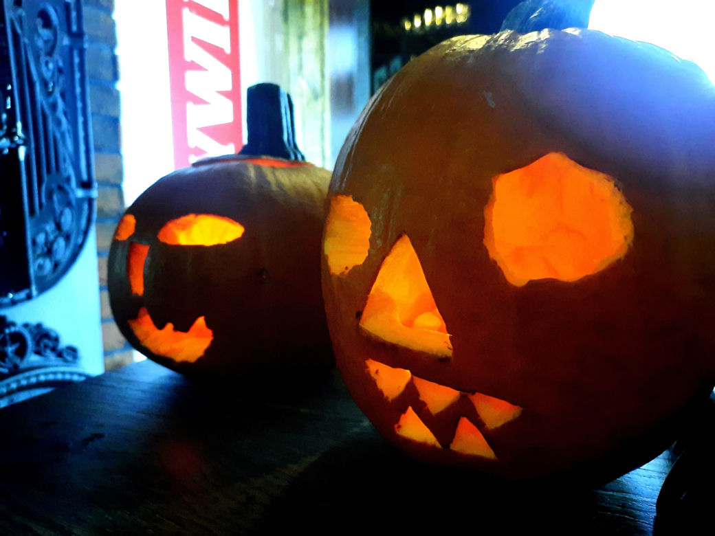 Halloweenowy turniej szachowy w Hard Rock Pubie Pamela. Torunianie i goście bawili się doskonale