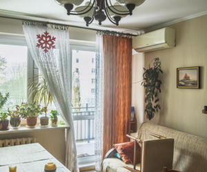 Śmieci, smród i strach na Gocławiu. Sąsiad zbieracz terroryzuje mieszkańców. On potrzebuje pomocy