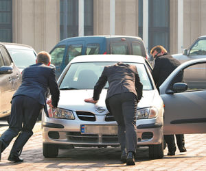 Girzyńskiemu stanęło koledzy popchnęli!