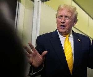 Trump przysnął na oficjalnym spotkaniu! Jest stary i coraz bardziej to widać