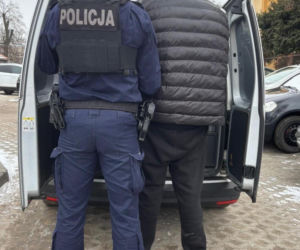 Zarzuty i policyjny dozór