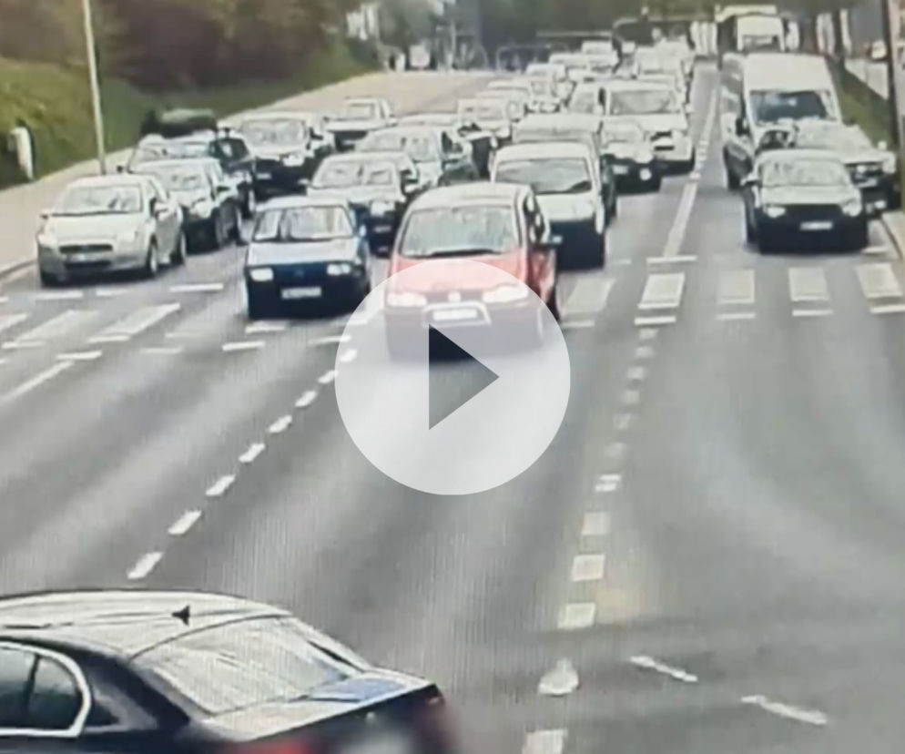 Olsztyn. Poród zaczął się w godzinach szczytu i w miejskim korku. Zobacz WIDEO z eskorty!