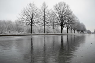 Ostrzeżenia IMGW przed gołoledzią i silnym mrozem. Alerty dla wielu regionów