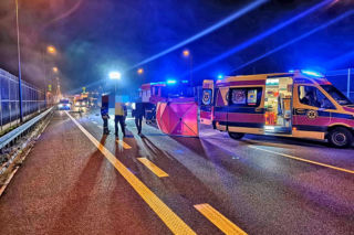 Drogowa MAKABRA na autostradzie A4. 39-letni mężczyzna zginął na miejscu [ZDJĘCIA]