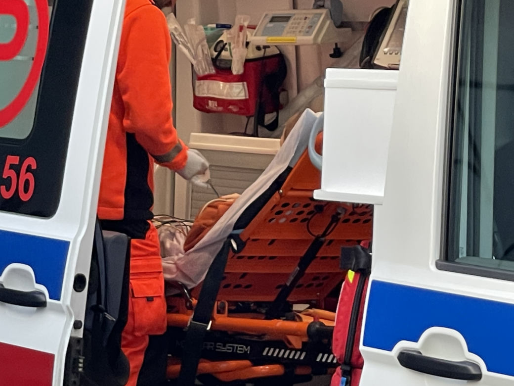 Dramat na Pradze. 12-latka wpadła pod pociąg, jej matka była pijana