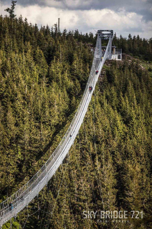 Sky Bridge 721 budowano 2 lata