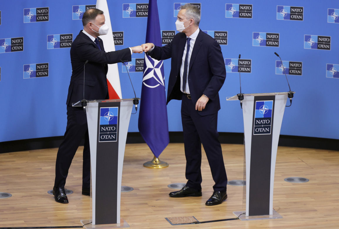Sekretarz generalny NATO Jens Stoltenberg i Prezydent RP Andrzej Duda na wspólnej konferencji w Brukseli 