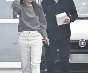 Marcin Mroczek z dziewczyną w cukierni