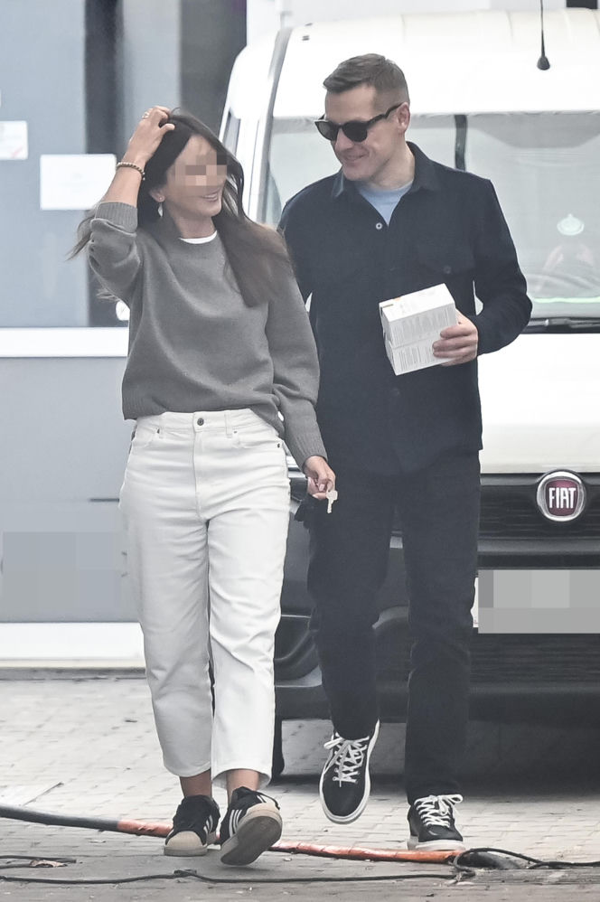 Marcin Mroczek z dziewczyną w cukierni