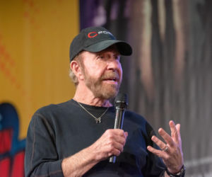 Chuck Norris nie żyje. Na co chorował i zmarł? Legendarny aktor niedawno świętował urodziny