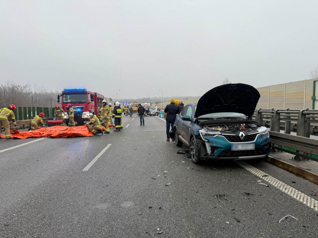 Koszmar na S8: Karambol z udziałem 9 aut. Ranni, w tym dzieci