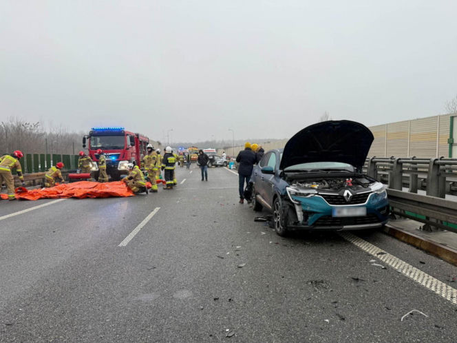 Koszmar na S8: Karambol z udziałem 9 aut. Ranni, w tym dzieci