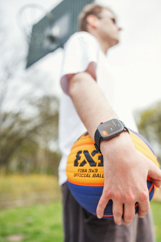 Huawei Watch 4 - lifestyle