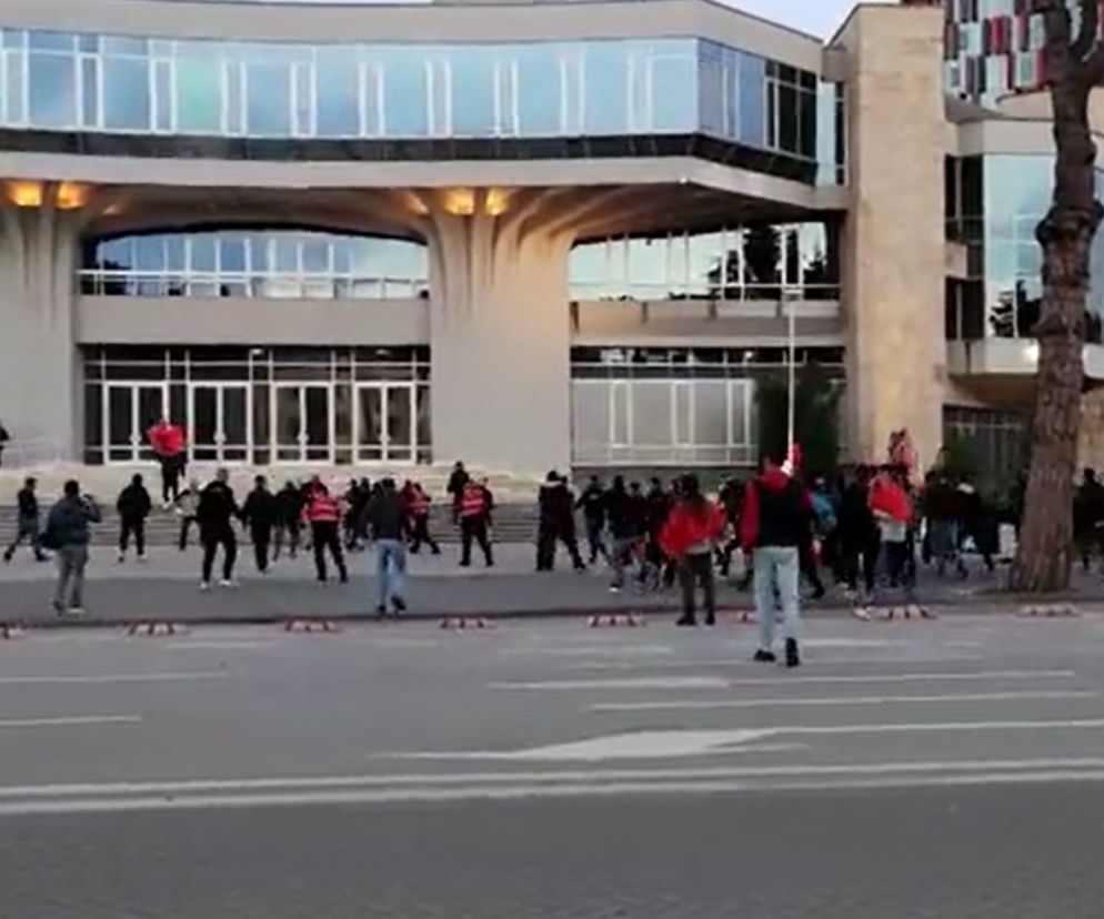 Polscy kibice zaatakowani w Albanii