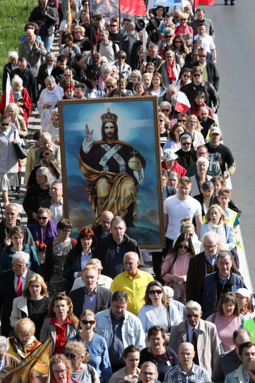 Wielki różaniec na ulicach Warszawy. Modlą się o ustanie „pandemii aborcji”