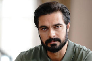 Dziedzictwo, odcinek 802: Grożąc Nanie śmiercią, Nedim każe Yamanowi skoczyć w przepaść