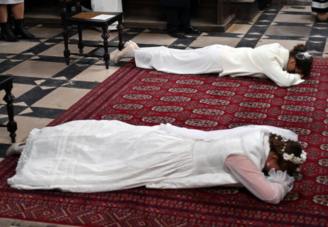 Dziewice konsekrowane