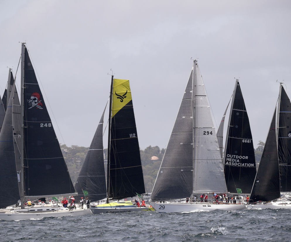 Flotylla jachtów oceanicznych na trasie Sydney - Hobart 2021