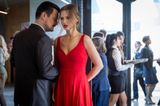 Zdrada, odcinek 1: Julia (Anna Karczmarczyk), Patryk (Dawid Ogrodnik)