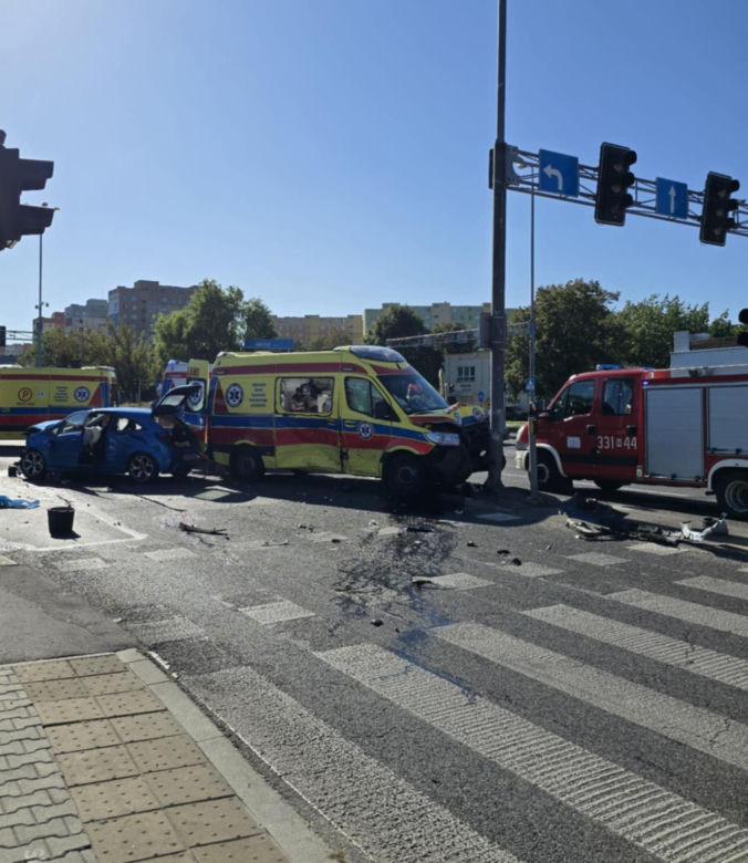 Wypadek na skrzyżowaniu ulic Limanowskiego i Maratońskiej