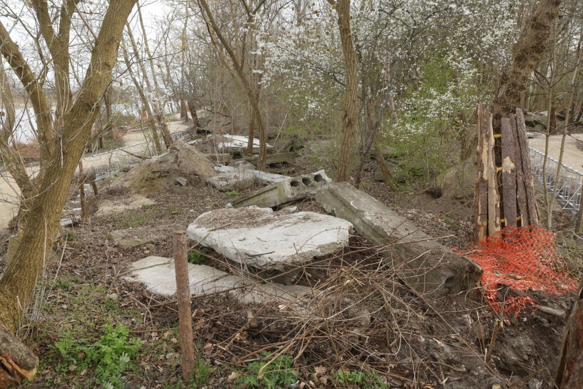 W Warszawie powstaje drugie "lapidarium". Miasto nie usunie betonowych odpadów. "To artefakty"
