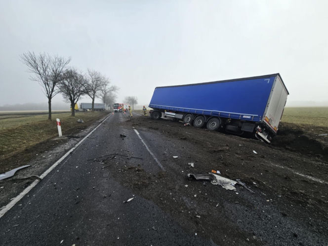 Tragedia na DK 15 niedaleko Inwrocławia! Kierowca osobówki zginął na miejscu [ZDJĘCIA]