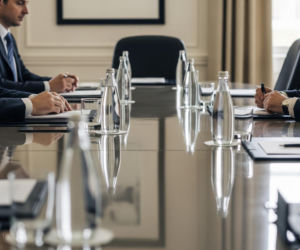 Negocjacje USA-Iran. Co naprawdę dzieje się za kulisami?