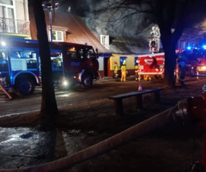 Tragiczny finał pożaru w Kole. Strażacy znaleźli zwęglone ciała