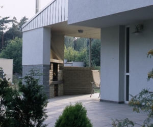 Nowoczesny kominek może być elementem konstrukcji domu