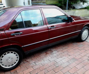 Mercedes-Benz 190E z przebiegiem 499 km