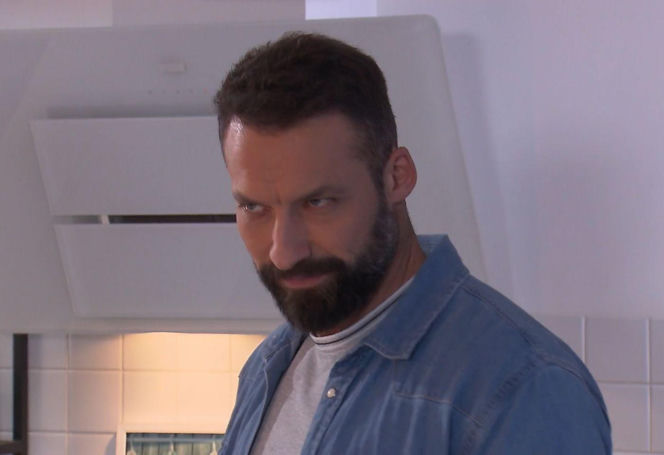 Klan, odcinek 4668: Bartek zjawia się z pierścionkiem, by wyjaśnić Zuzie kim jest kobieta, z którą go widziała