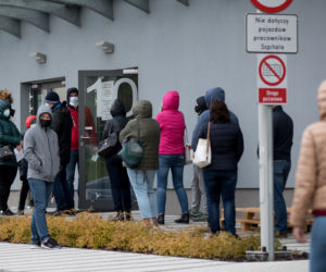 Ogromne kolejki do testów na koronawirusa w Krakowie