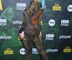 Serowska we włóczce, Macudzińska-Borowiak w bandażu i Fagata przebrana za węża. Celebrytki na premierze Królowej przetrwania