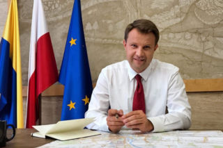 Opole. Prezydent Wiśniewski dostanie ogromne pieniądze. Nowa pensja wgniata w fotel! [Budżet 2022]