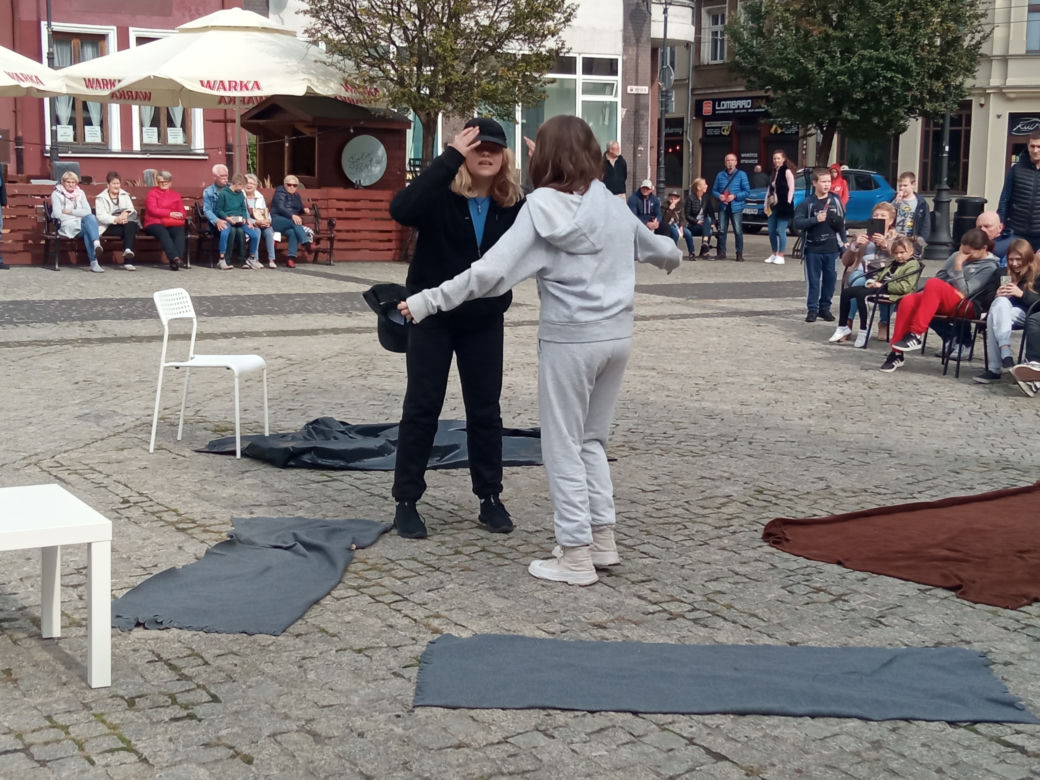 Teatr Uliczny "Nie daj się wciągnąć" w Grudziądzu