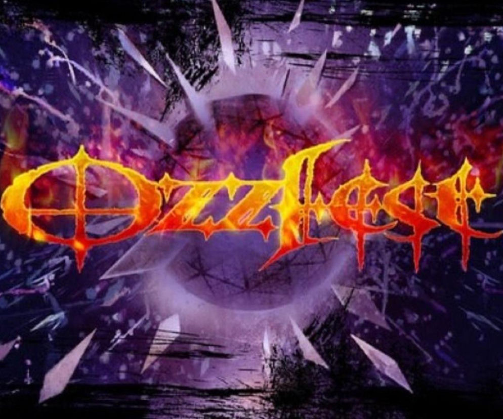 Płonące logo festiwalu Ozzfest na mrocznym, fioletowym tle. O powrocie wydarzenia w 2027 roku przeczytasz na EskaRock.
