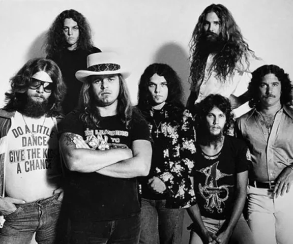 Ognista okładka Lynyrd Skynyrd. Tragiczna grafika stała się mroczną przepowiednią