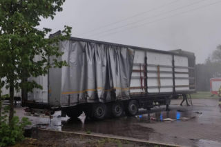 Gigantyczny pożar w Wielkopolsce! Płonie magazyn energii, ewakuowano 65 osób