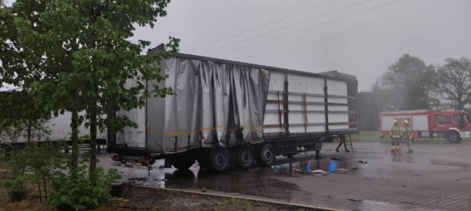 Gigantyczny pożar w Wielkopolsce! Płonie magazyn energii, ewakuowano 65 osób