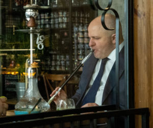 Paweł Kowal w restauracji