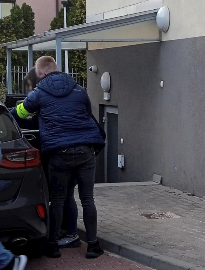 Atak na wójt Starej Kornicy. Mężczyzna usłyszał zarzuty